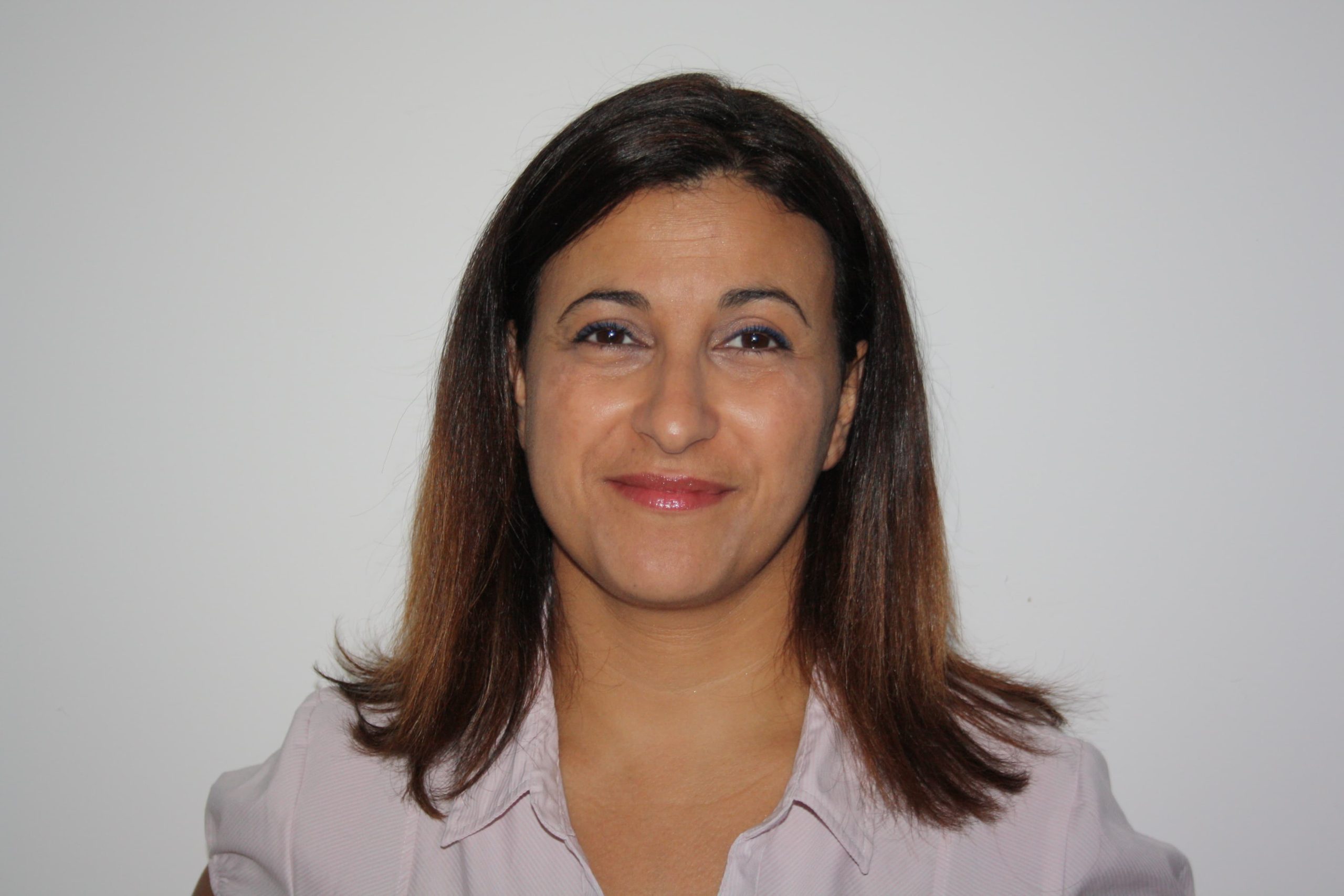 Nora Hakem, son parcours de franchisée Senior Compagnie